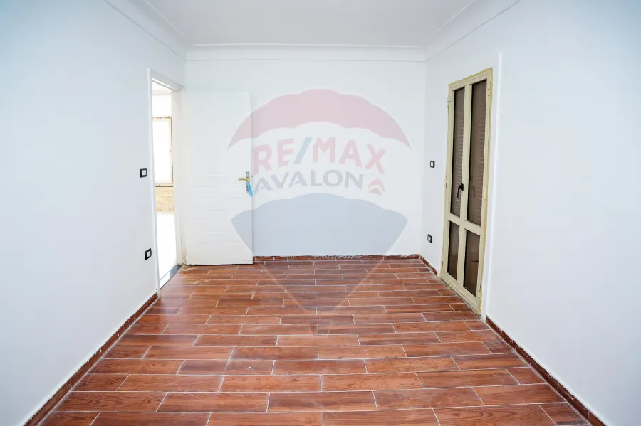 (شقة للبيع 275 م السرايا (أول نمرة متفرع من البحر