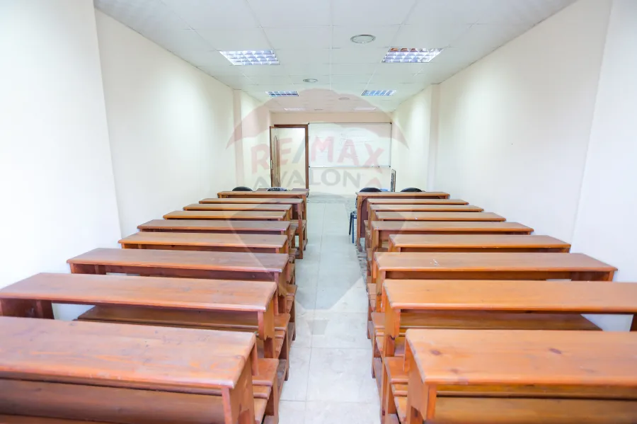 ميزان ادارى للايجار 225 م كامب شيزار ( ش كليه الهندسه )