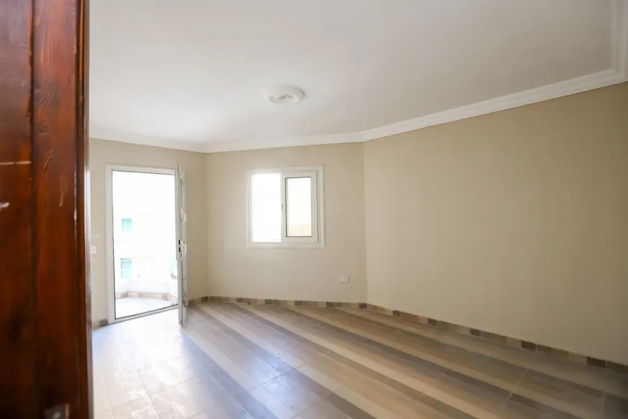 Apartment for sale 130m Victoria (Tram Station)