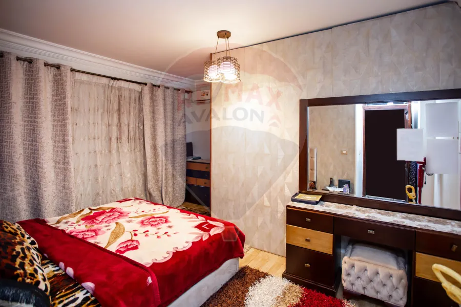 Apartment for sale 165 m Gleem (steps from the sea)