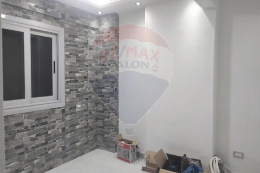 Clinic for rent 40 m Louran (Abu Qir st. directly - brand building)