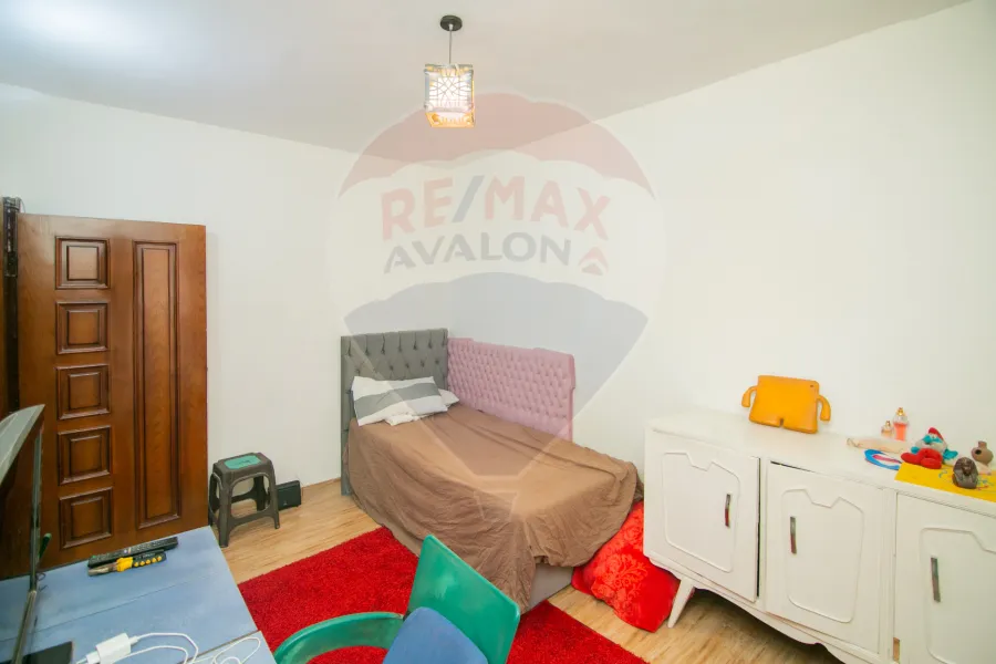 شقة للبيع 155 م  سموحة (ش الهيلتون - خطوات من جرين بلازا)