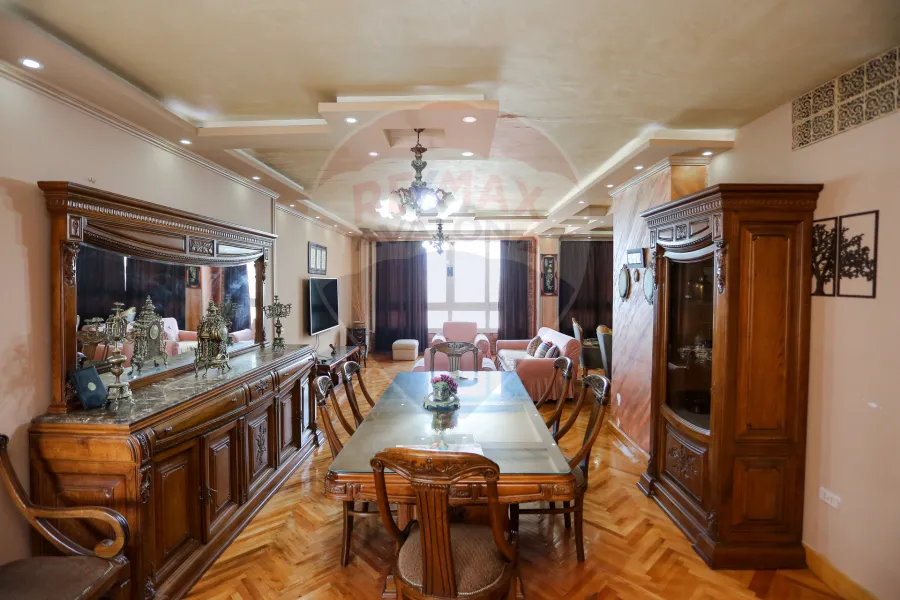 Apartment for sale 300 m Sidi Bishr (next to the Hilton)