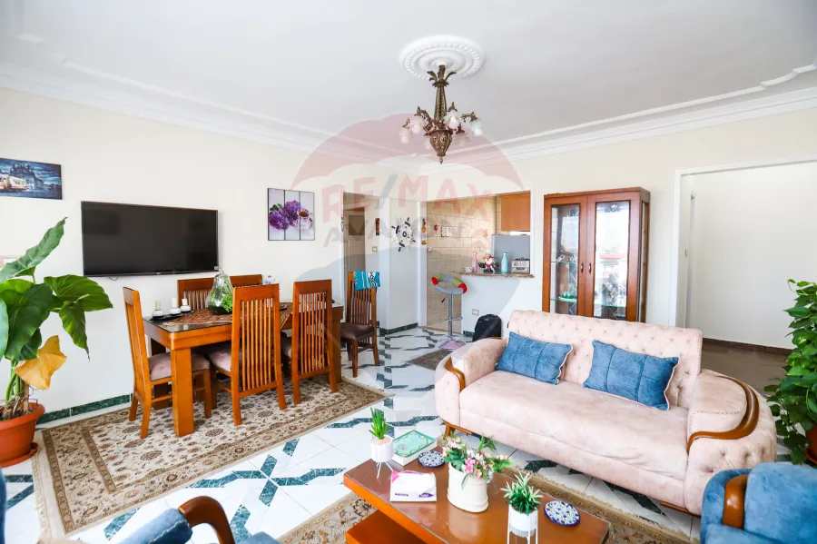 شالية للبيع 135 م  المعمورة الشاطئ (خطوات من البحر)