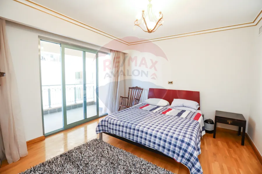 شقة للإيجار 650 م سان ستيفانو (الفورسيزون - علي البحر مباشرة)