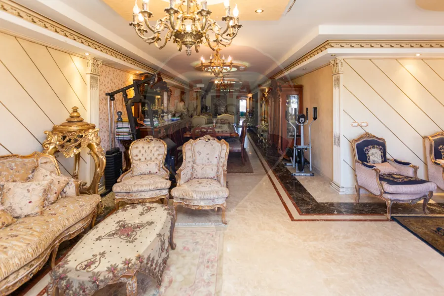 شقة للبيع 275 م كفر عبده (عمارة براند)