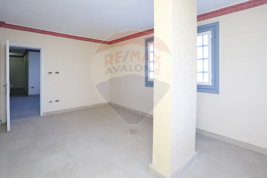 Administrative office for rent 60m Al-Mansheya (Othman Abaza St. - Al Sabaa Banat)