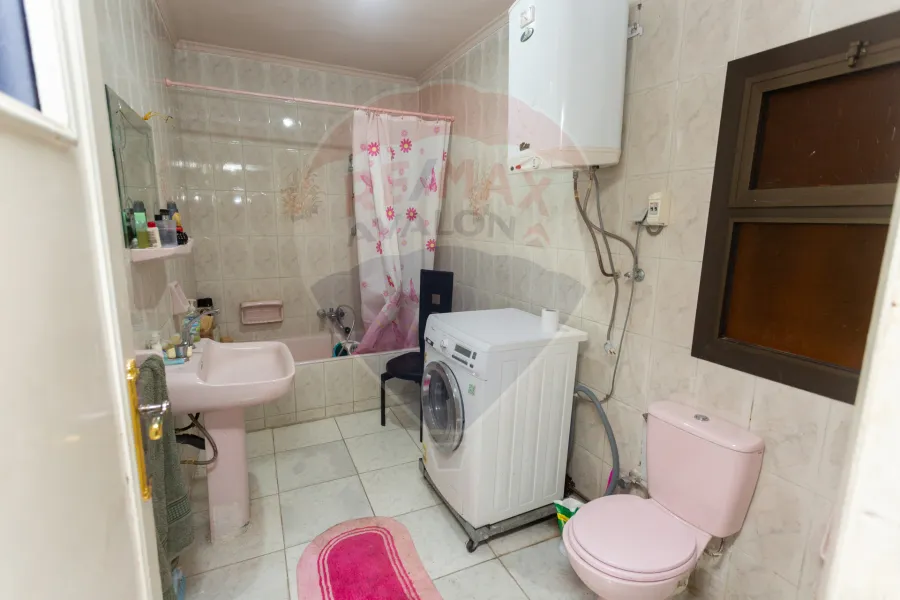 شقة للبيع 131 م زيزينيا (ش أبوقير)