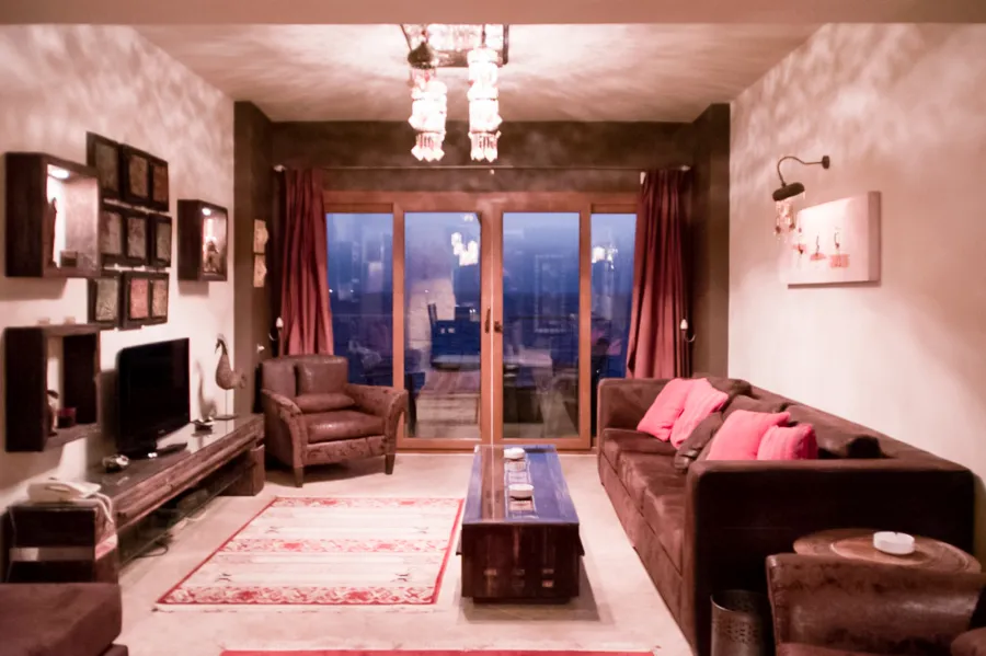 شقة  للايجار مفروش 120م سابا باشا (بانوراما رائعة على البحر مباشرة)