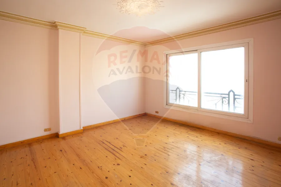 شقة للبيع 380 م كامب شيزار (شارع بورسعيد)