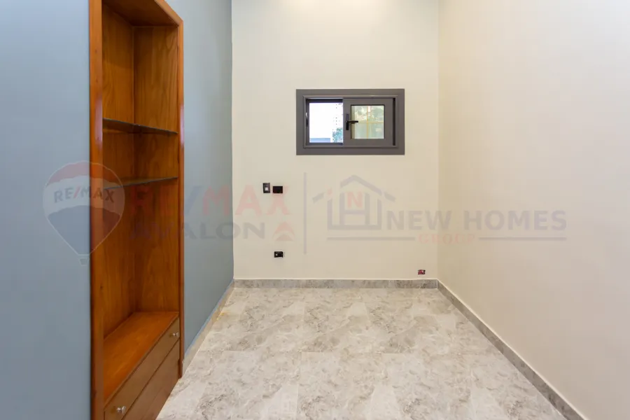 Ground apartment with garden for sale 280 m Kafr Abdo (Steps from Abo Qir St.)