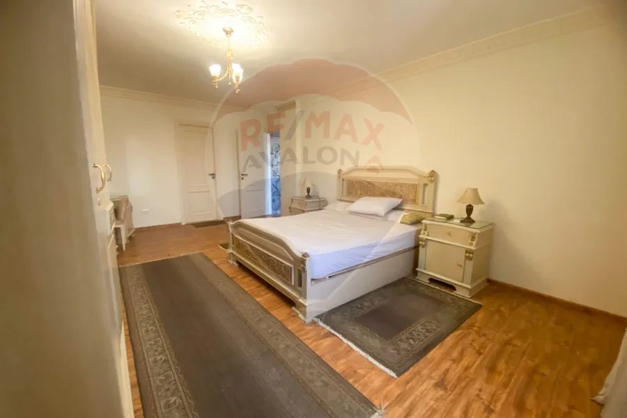 شقة للايجار المفروش 270 م سموحة (ش بهاء الدين الغتوري)