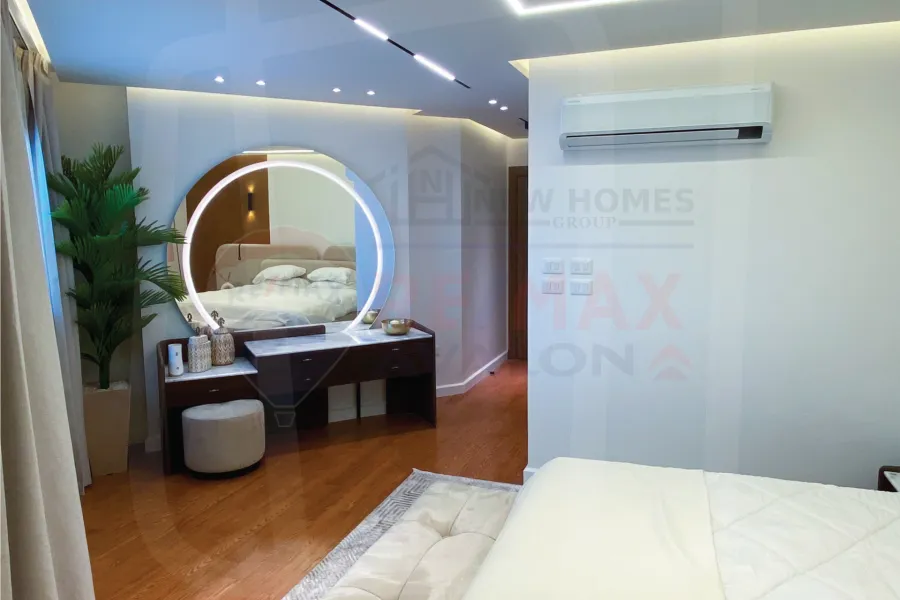 شقة للبيع 87 م سموحة ( كومباوند العروبة - سكاي لاين )