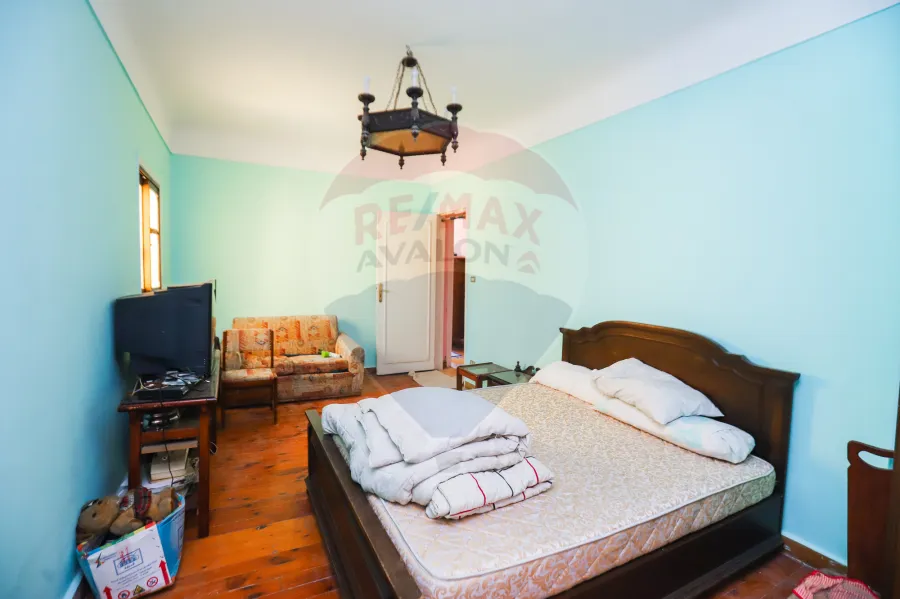 شقة للبيع 200 م كفر عبده (ش علي باشا ذو الفقار)