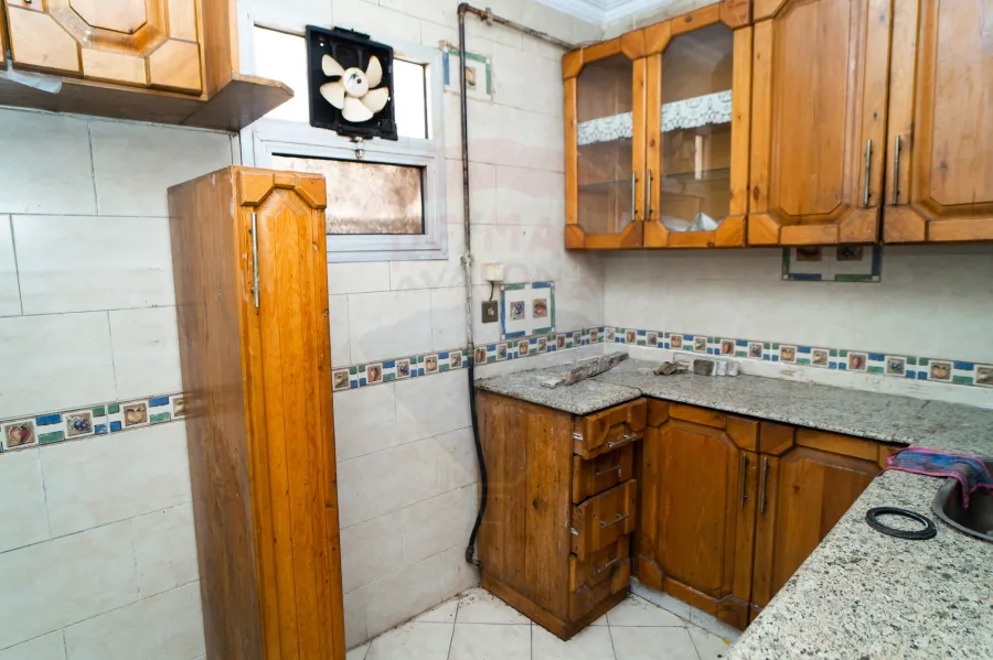 شقة للبيع 100 م سموحة (ش توت عنح امون )