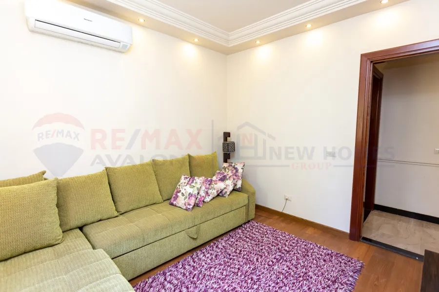 Villa for sale 500 m King Mariout (King Heights compound)