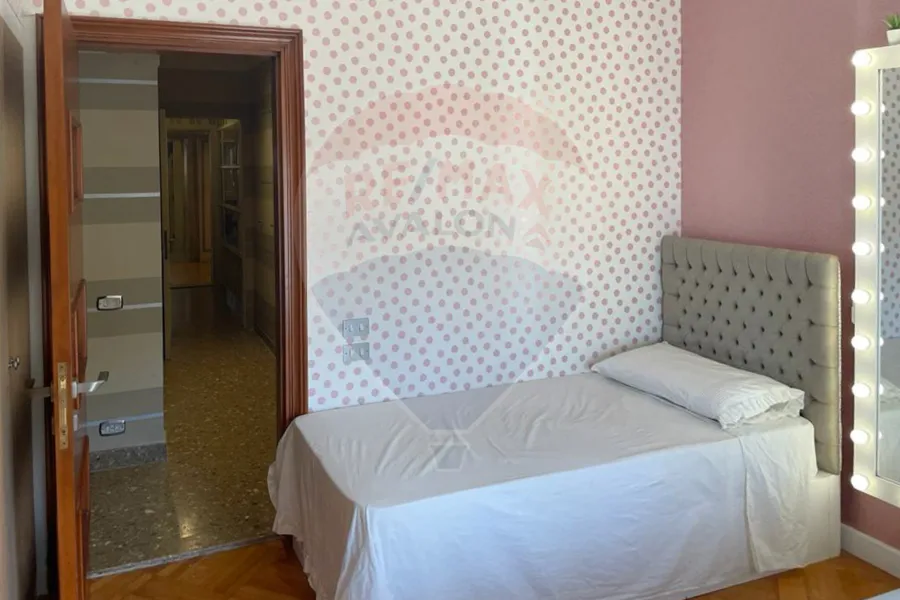 شقه للبيع 180 م كفر عبده (خطوات من ش أبو قير)