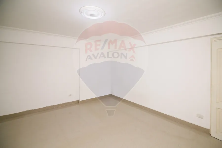 Apartment for sale 200 m Ibrahimia (second number from the sea)