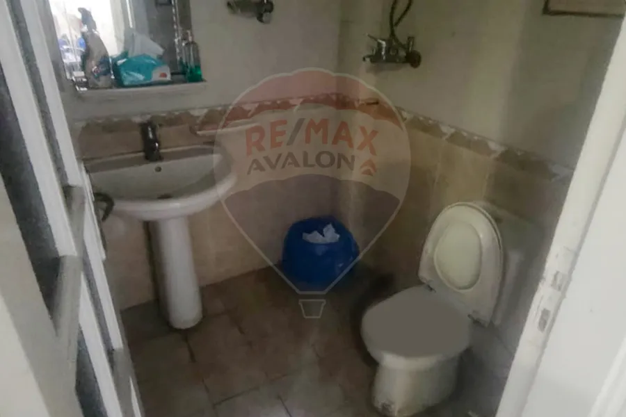 شقة مرخصة إداري للبيع 165 م سموحة (ش توت عنخ آمون)