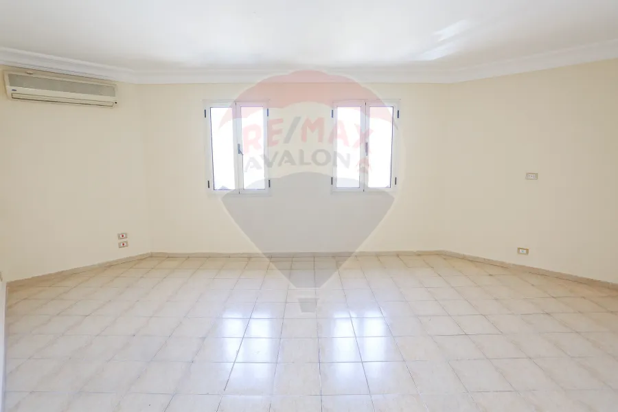 Administrative apartment for rent 105 m Sporting (on the tram)