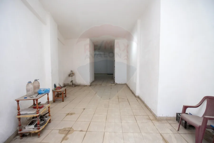 محل للبيع 90 م كامب شيزار (شارع المكتبات)