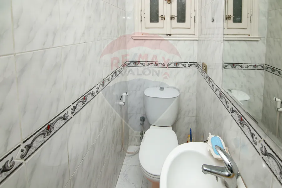 شقة للبيع 165 م كامب شيزار (ش بورسعيد الرئيسي - عمارة براند)