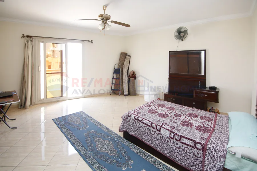 شقة للبيع 450 م سموحة ( ش مصطفى كامل )