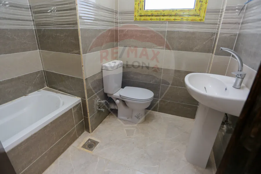 فيلا ستاند الون للبيع (بيرلا مارينا) 127 م