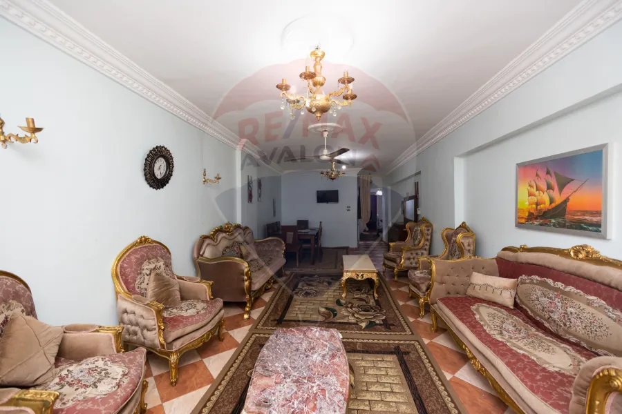 شقة للبيع 165 م ميامي (ش أمين خيرت الغندور)