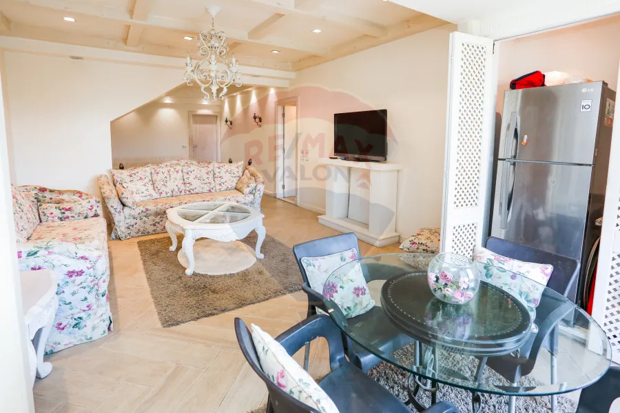 فيلا للبيع 400 م (كومباوند ميروزا - بجوار كارفور سيتي سنتر و ديزينا مول - الاسكندرية الجديدة)