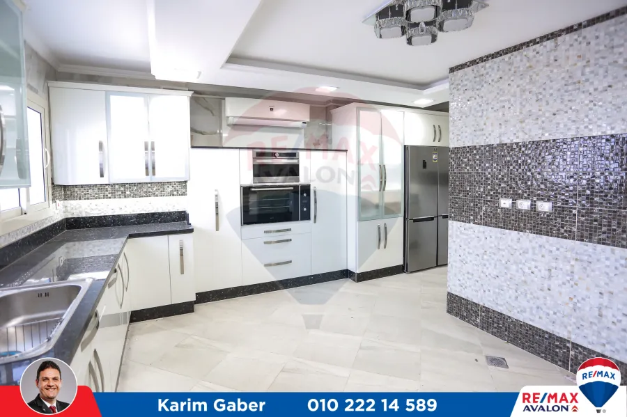 شقة للبيع 526م سموحة (كمبوند انطونيادس) -اول سكن