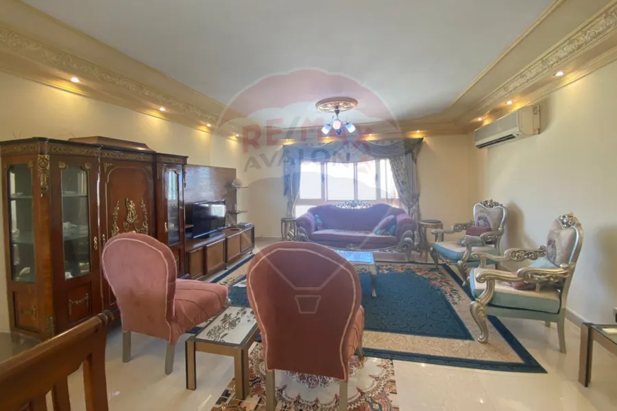 شقة للإيجار المفروش 200 م كفر عبده (خطوات من حديقة اللنبي)