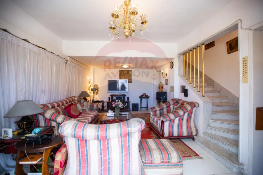 شقة دوبليكس للبيع 120 م المعمورة الشاطيء (شارع يوسف السباعى)