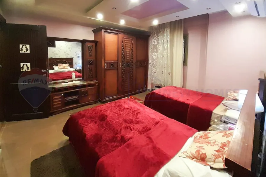 شقة للبيع 205 م السرايا (بجوار شاطئ المحروسة)