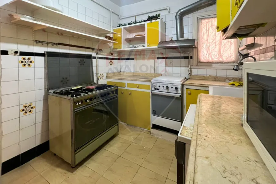 Furnished apartment for rent 135 m Stanly (Steps from the sea)