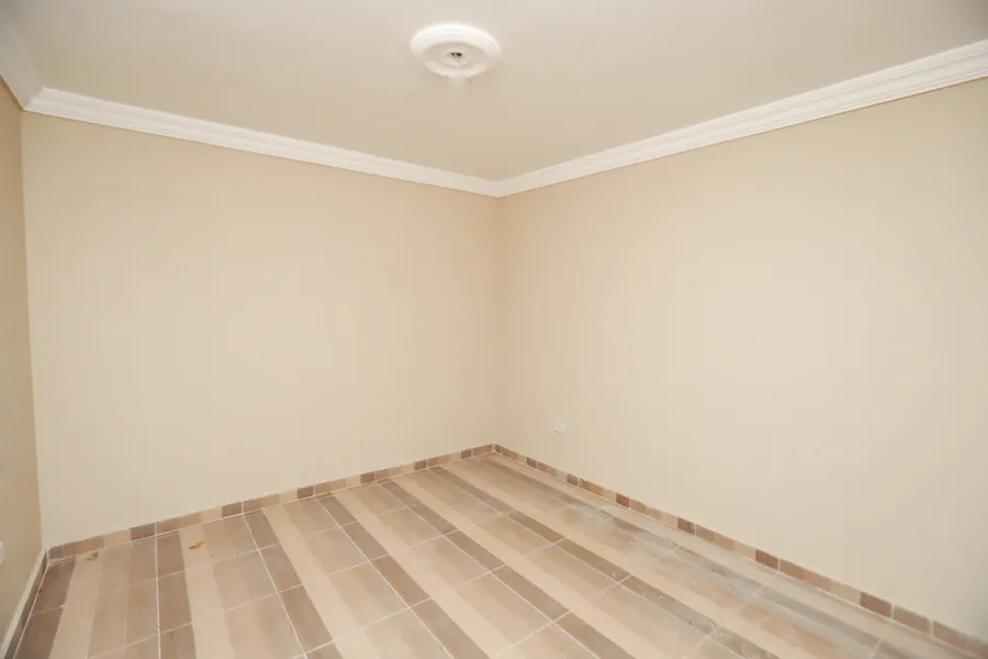 Apartment for sale 130m Victoria (Tram Station)