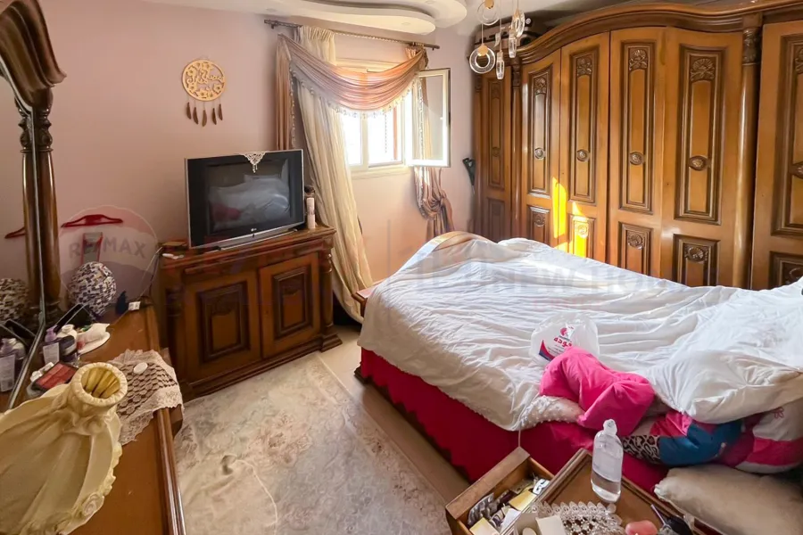 شقة للبيع 150 م صافي  كامب شيزار (ش عبد المنعم سند)