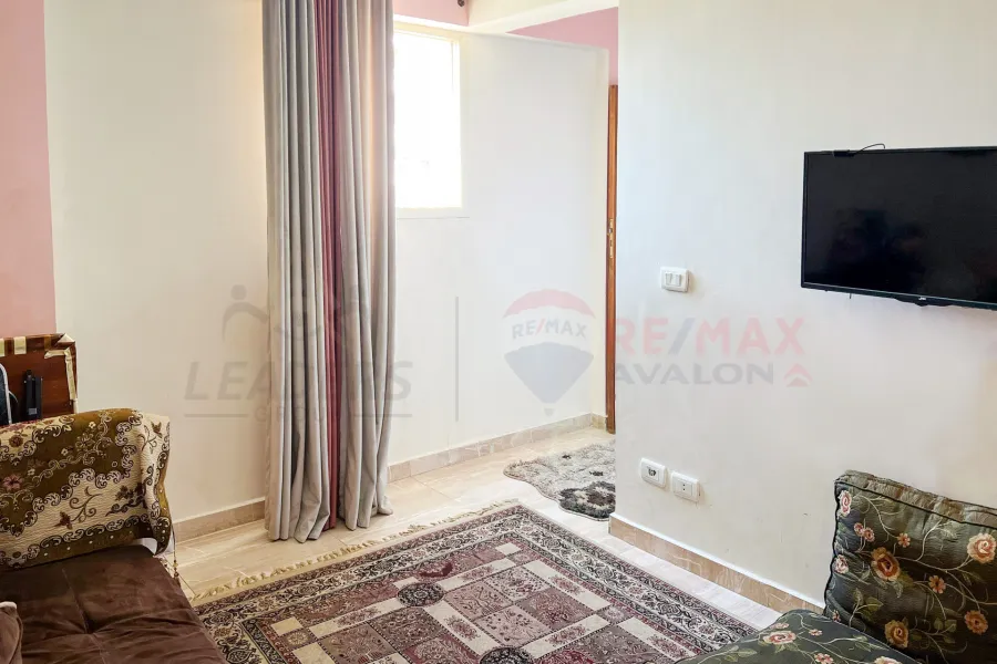 شقة للبيع 105 م زيزينيا (ش الامير جميل)