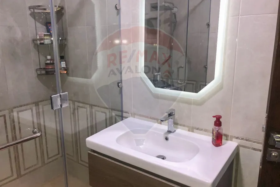 شقة للبيع 200 م سان أستيفانو ( خطوات من الفورسيزون )