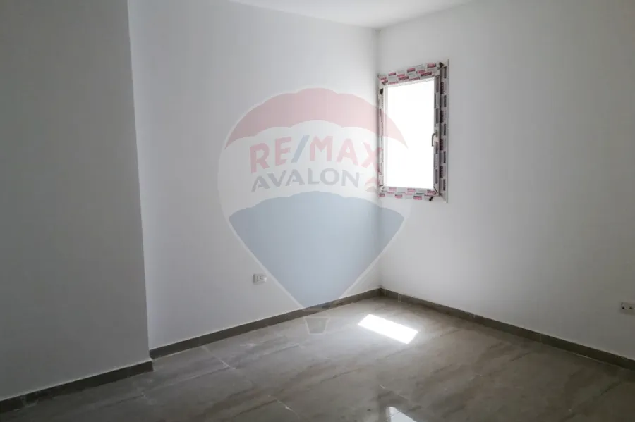 شقة للإيجار 170م سموحة (كومباوند الصيادلة)