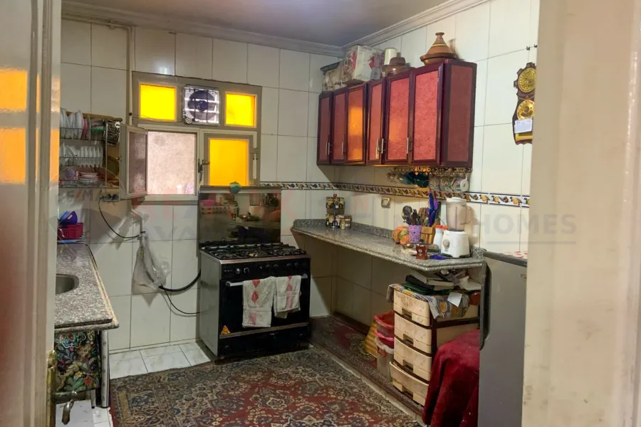 شقة للبيع 200 م كامب شيزار (ش بور سعيد )