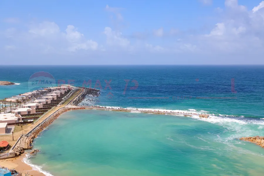 Apartment for sale 600 m San Stefano (Al-Nahhas Building - directly on the sea)