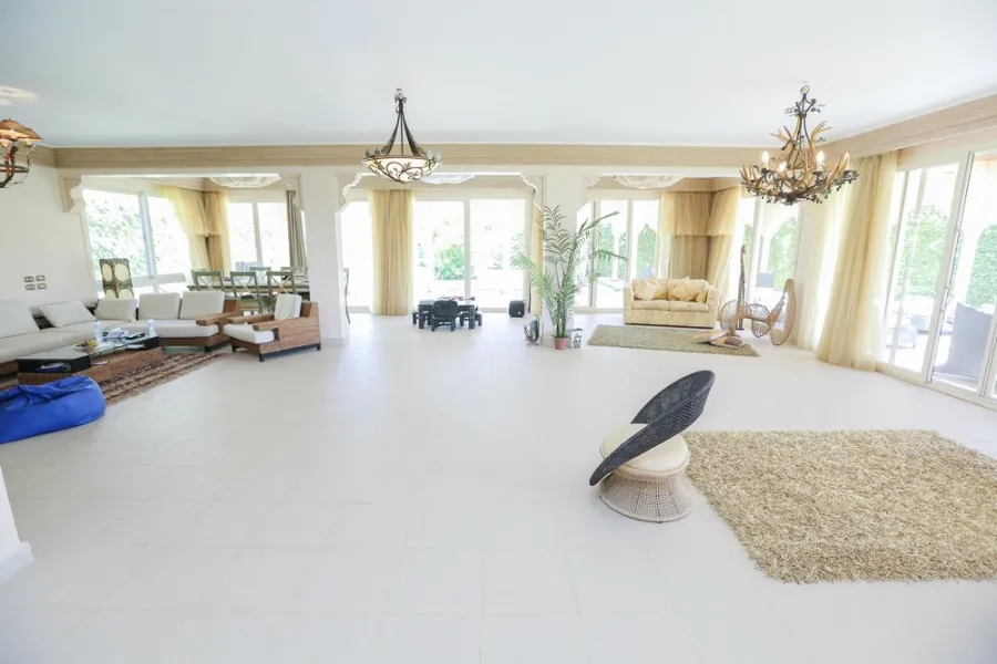 فيلا مستقلة فاخرة  2000م للبيع بلسان الوزراء