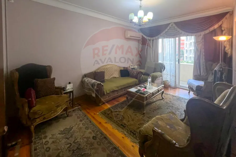 شقة للإيجار المفروش 212 م سموحة (ش كمال الدين صلاح)