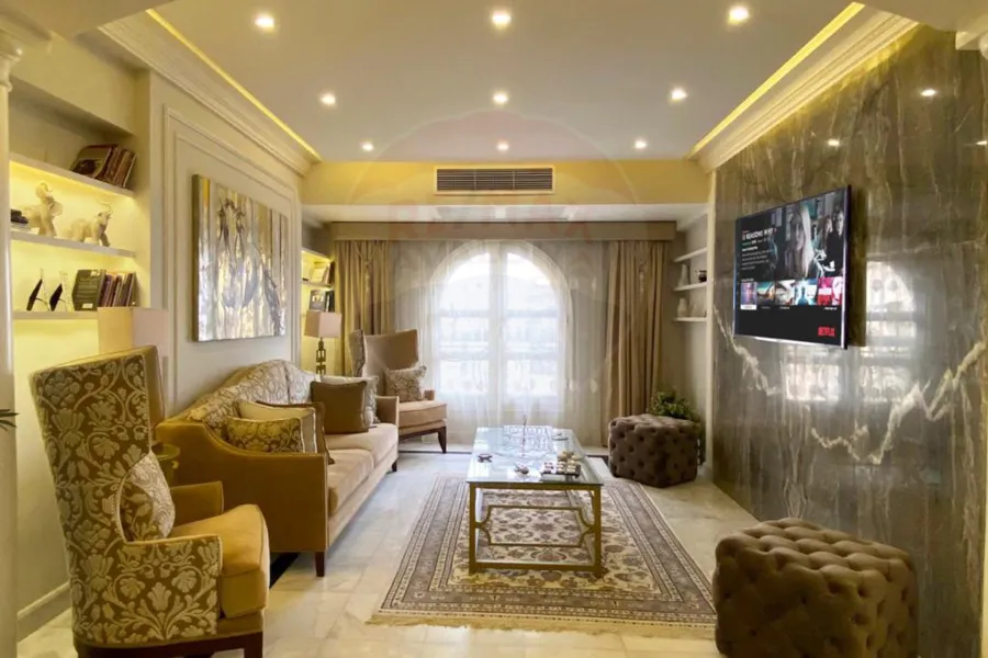 شقة للبيع 270 م  سموحة  (أمام قصر الأميرة فوزية)