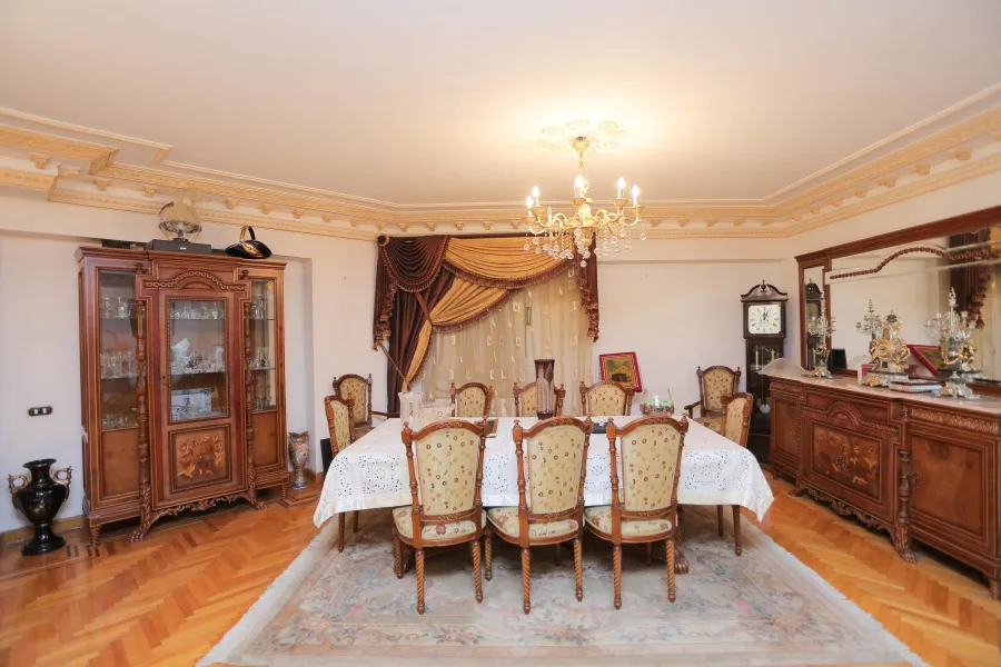 شقة للبيع 375م جناكليس- ش محمد صبرى باشا