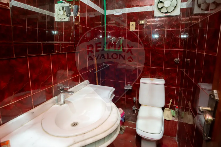 مقر إداري للبيع 600 م ميامي (متفرع من ش اسكندر ابراهيم)