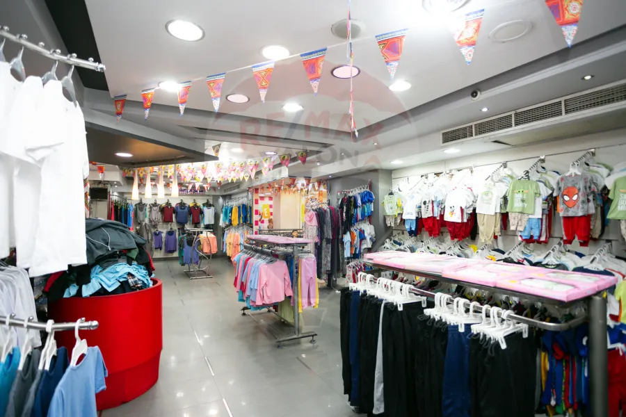 محل للبيع 110 م الابراهيمية (مول مينا - ش اللاجيتيه)