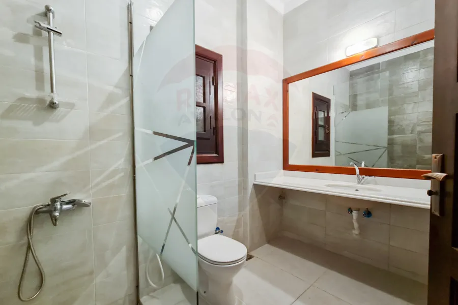 فيلا للبيع 1,650 م كينج مريوط (خلف الديزرت هوم)