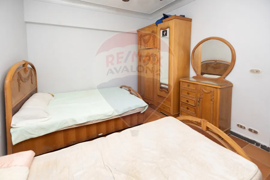 Apartment for sale 200 m Al-Mandara (directly on the sea)